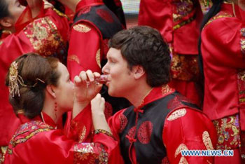 58 Pairs Have Traditional Chinese Wedding All China Women S Federation