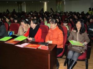 In conjunction with International Women's Day, which falls on March 8, a seminar on family education was held in north China's Inner Mongolia Autonomous Region on the eve of International Women's Day.[Gao Yu]