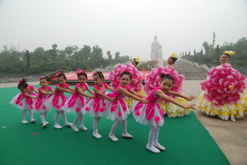 Safeguarding Girls' Education Rights: 20th Anniversary of Spring Bud Project in Jiangxi