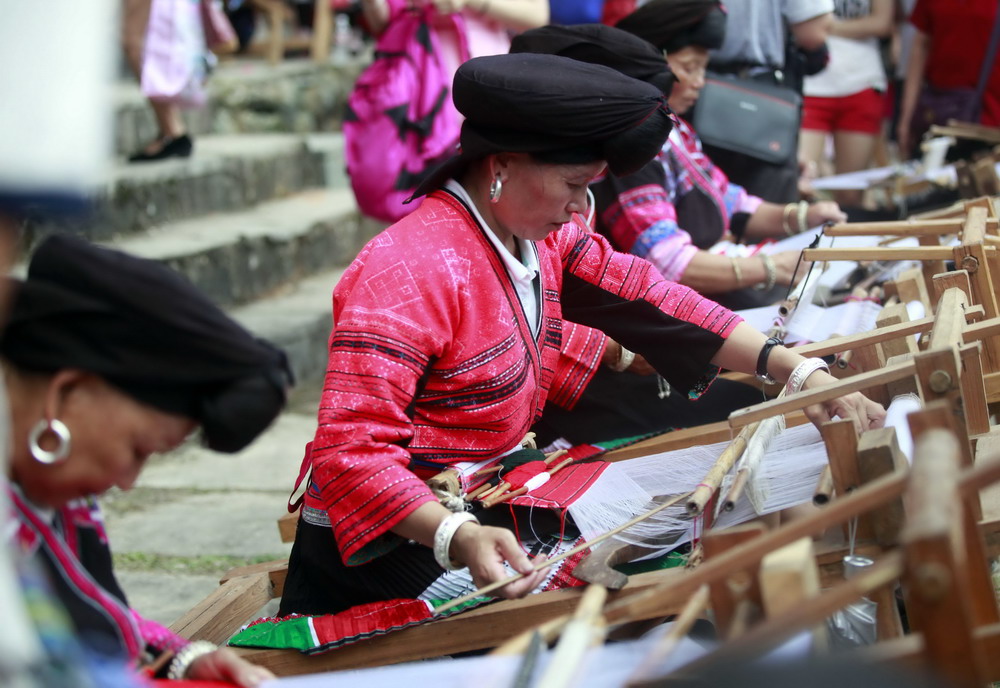 Yao People Mark 'Clothes Drying' Festival in S China