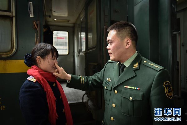 Newly-Wed Soldier, Conductor Couple Grab Rare 30-Min Reunion