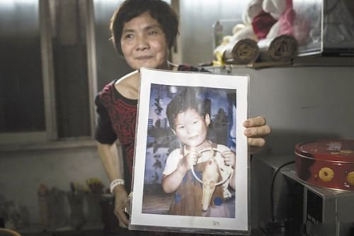 Stricken Mother's 25 Yr Search for Missing Son Stricken Mother's 25 Yr Search for Missing Son