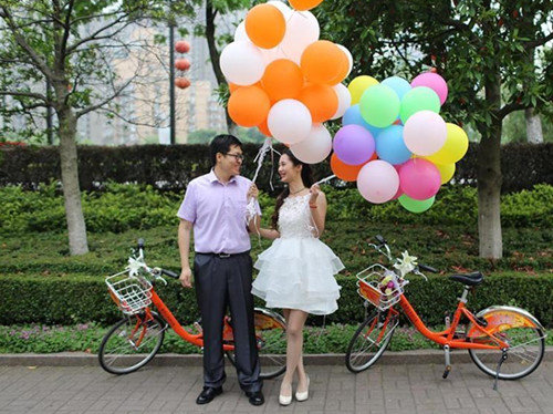 Low-Carbon Cycling Wedding in E China