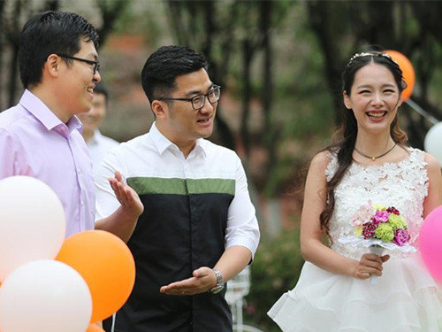 Low-Carbon Cycling Wedding in E China