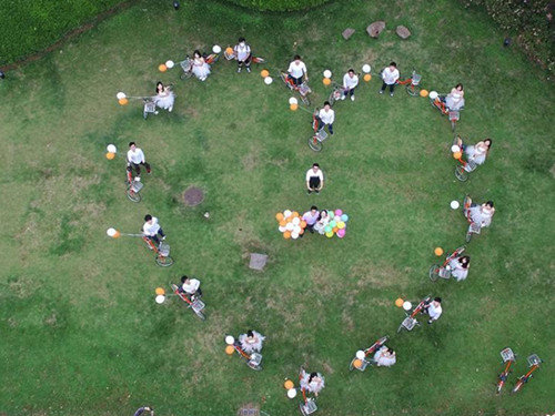 Low-Carbon Cycling Wedding in E China