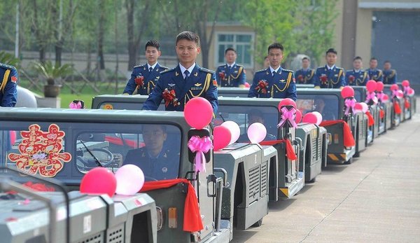 Air Force Wedding Sees Soldier Couples Off to Flying Start