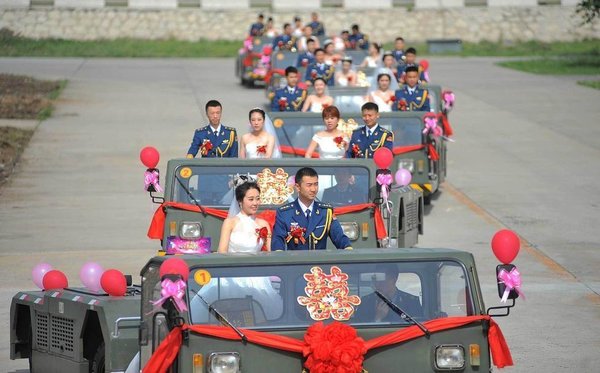 Air Force Wedding Sees Soldier Couples Off to Flying Start