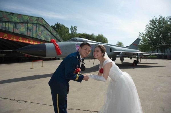 Air Force Wedding Sees Soldier Couples Off to Flying Start