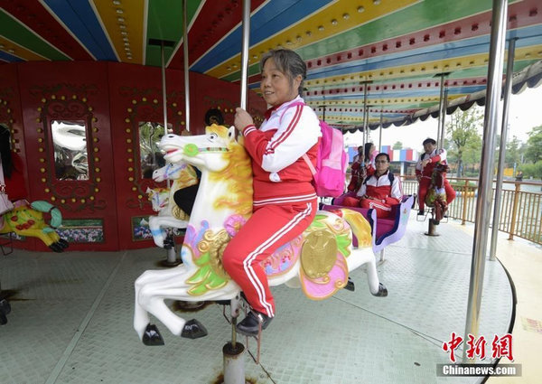 Kids Again! Chinese Seniors Celebrate Children's Day