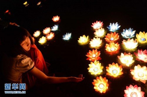 how does chinas ghost festival differ from halloween