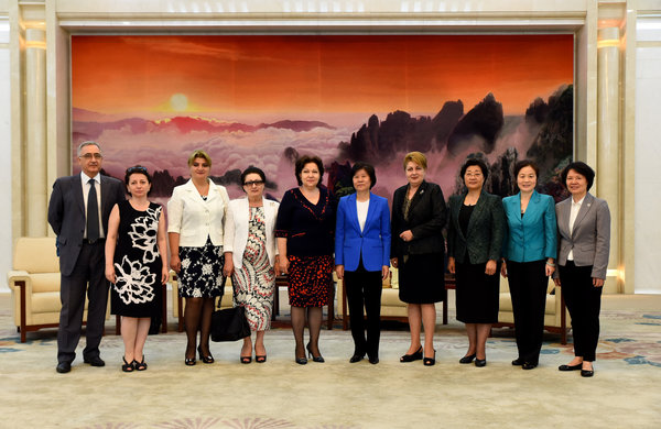 ACWF President Meets Women's Delegation from Armenia