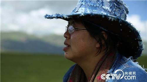 Ex-Journalist Finds Sweet Taste of Success on Tibetan Plateau