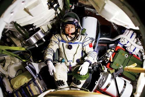 Chinese Astronaut Hears Non-Causal Knock in Space