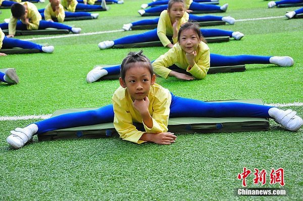 S China's Guangzhou Students Train Gymnastics