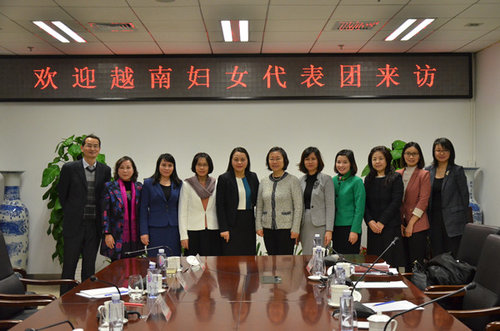 CWU President Meets Vietnamese Women's Delegation