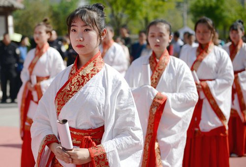西安的汉式仪式标志着时代的到来