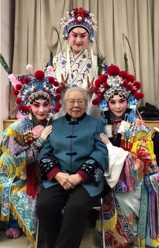 京剧大师致力于古代戏剧艺术 京剧大师致力于古代戏剧艺术