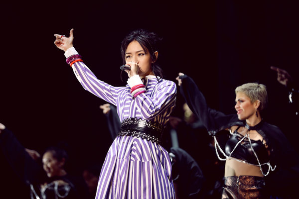 Live Show of Chinese Singer - All China Women's Federation