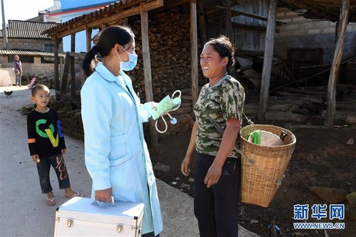 Country Doctor Devotes Herself to Hometown in SW China