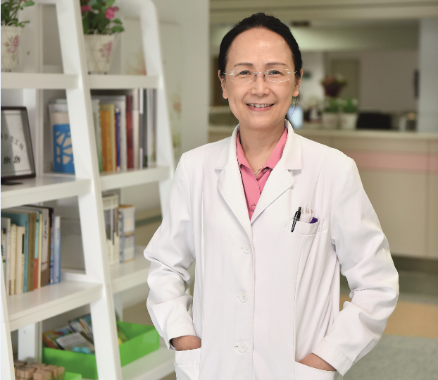 Woman Doctor Treats Elderly Patients, Helps Them Live High-Quality Lives