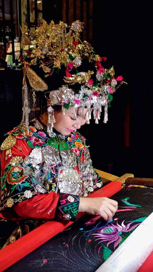 Achieving Dream Through Miao Embroidery