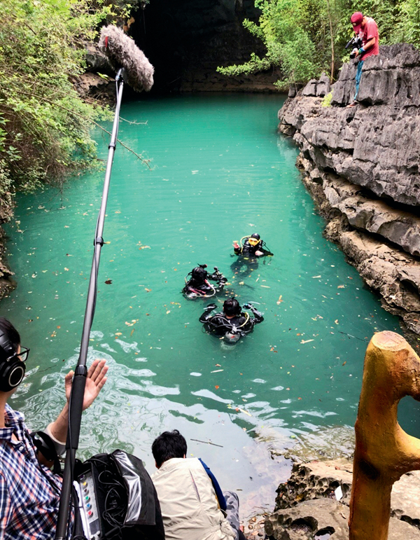 Diving Across the Country Chinese Woman Produces Documentary to