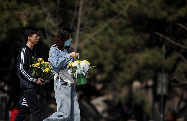 Xi Focus: Qingming, Time for Remembering Heroes and Observing Traditions