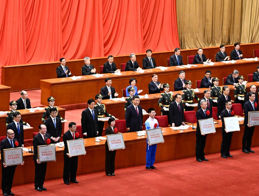 Beijing Winter Olympics and Paralympics Review and Awards Ceremony Held