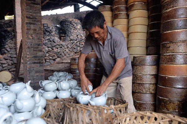 Porcelain Culture Well Protected, Inherited in Dehua, Fujian Province