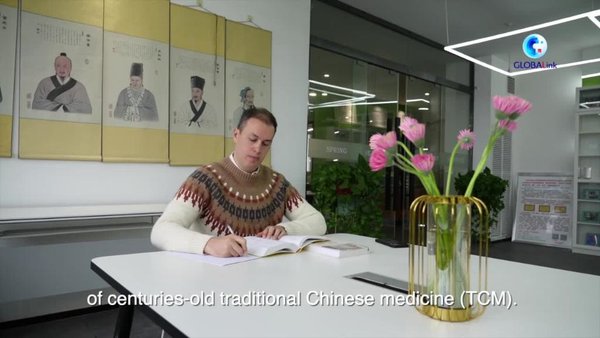 GLOBALink | French Expat Promotes Traditional Chinese Medicine