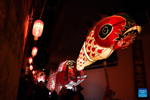 Traditional Fish-Shaped Lanterns See Revival in Village in China’s Anhui
