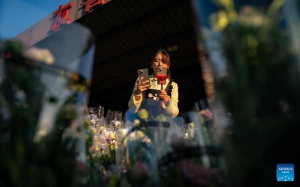 Pic Story of Flower-Selling Live Streamer in China's Yunnan