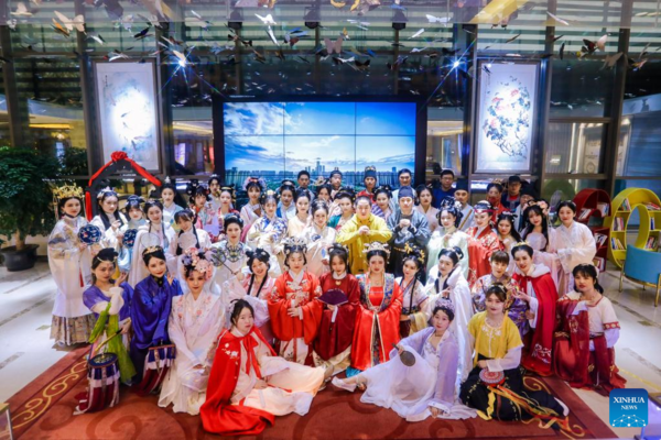 China Focus: Hanfu-Led 'China-Chic' Trend Builds on Cultural Confidence