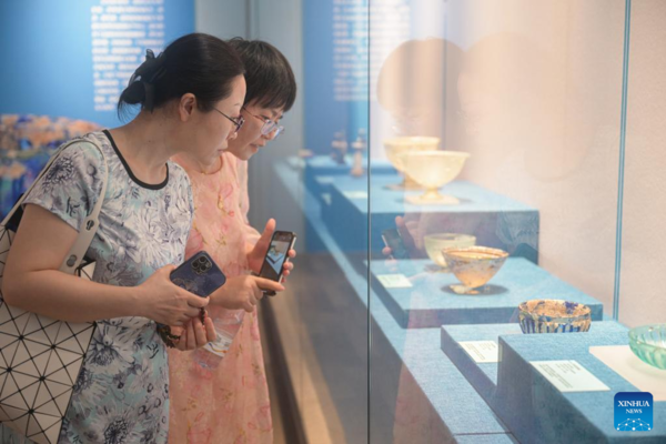 Silk Road Glassware Exhibition Held in Haikou, S China