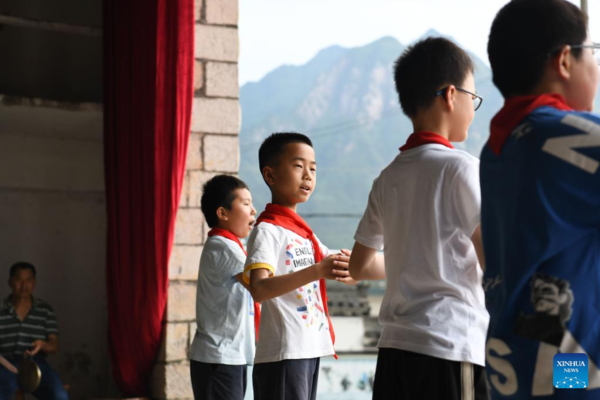 Primary School Offers Routine Training Program for Students in Fuling Village, E China