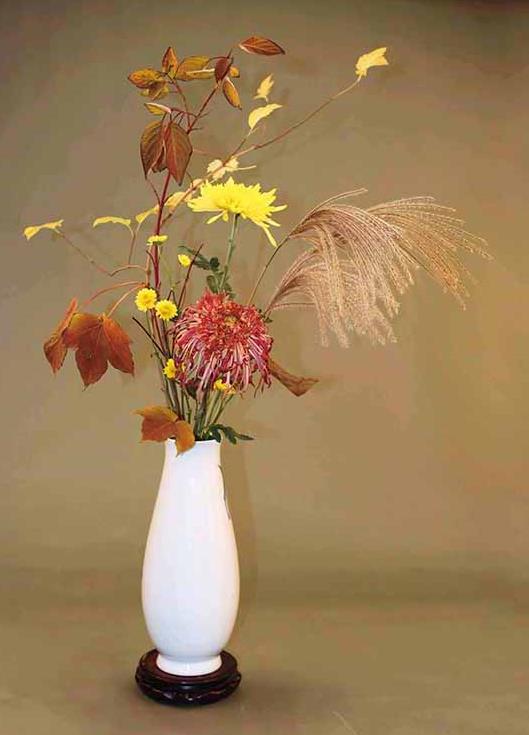 Sight Delight! Traditional Chinese Flower Arrangement Essence of Chinese Culture
