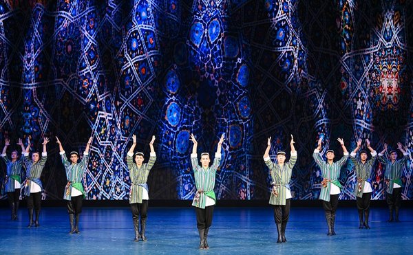 Global Dancers Revel in Enchanting Xinjiang