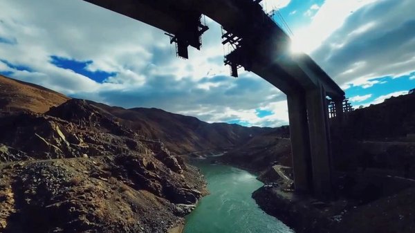 GLOBALink | Discovering Tibet with FPV Drone: Bridgebuilder Witnesses Tibet's Development