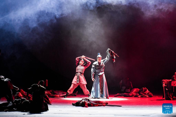 Chinese Dance Drama 'Mulan' Staged in Boston