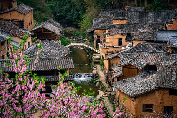 Getting Lost Amongst Ancient Dwellings, Scenery in Songyang