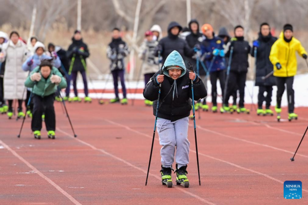 Schools Integrate Ice and Snow Sports into Education Curriculum in Xinjiang's Beitun City