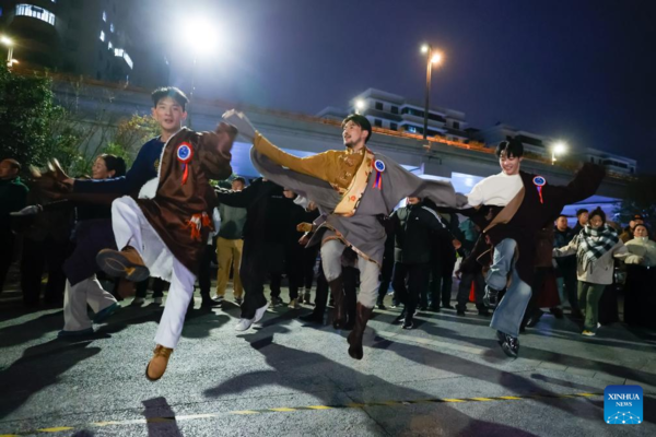 Traditional Tibetan Dance Swings Its Way into Urban Life