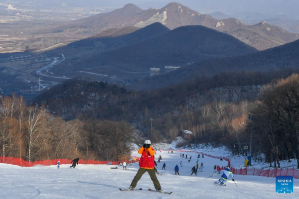 Shutterbug in Northeast China Records Growing Winter Sport Popularity