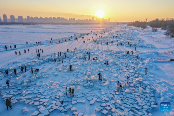 Winter Visitors Give Heilongjiang Warm Praise