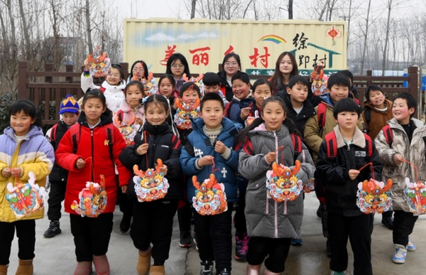 Medical University Students Bring Warmth to Rural Children in Lu'an