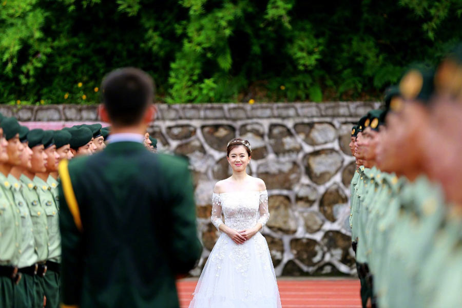 军人拍婚纱照_民国军人拍婚纱照图片