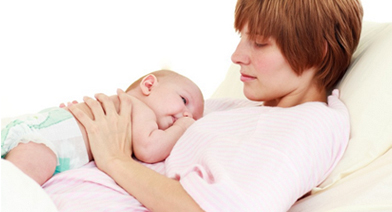 Women+breast+feeding+to+men