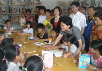 全国妇联中国妇女基金会情系灾区妇女儿童