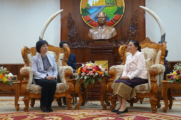 沈跃跃率中国妇女代表团访问老挝、柬埔寨