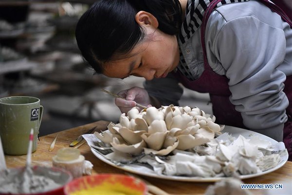 In Pics: Peony Porcelain in Luoyang, C China's Henan